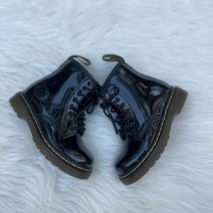 Dr martens combat boots